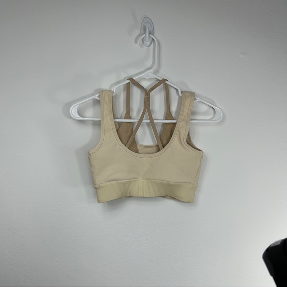 Bo+Tee Layered Keyhole Sports Bra Athletic Top Workout Tank Cream Size XS - Picture 5 of 15